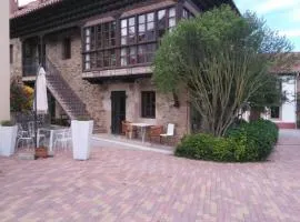 Apartamentos La Casona