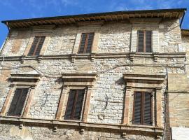 Palazzo Calocci appartamenti in Assisi, hotelli kohteessa Assisi