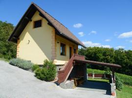 Holiday Home Češnovar, počitniška hiška v mestu Raka