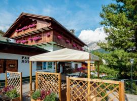 Hotel Panda Cortina- ricarica auto elettriche, hotel en Cortina dʼAmpezzo