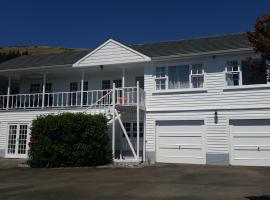 The Whitehouse of Marybank, alojamiento con cocina en Nelson