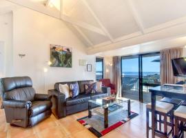 Villa Topaz at Palm Beach by Waiheke Unlimited, hotel i Palm Beach