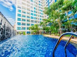 Nam Talay Jomtien Beach - Rooftop Ocean View - Close to Beach, Pool & Gym