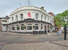 The Red Lion Hotel, hotel em Luton