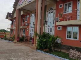 Mum Hotel, hotel i Tamale