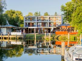 Port étterem&panzió, Hotel in Balatonmáriafürdő