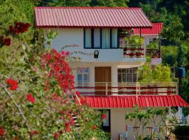Magpie Retreat: Bhimtal, Bhimtal Gölü yakınında bir otel
