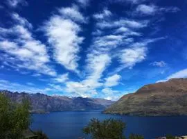 Awesomely Lakeview Queenstown Home