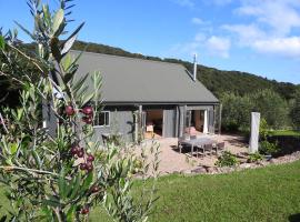 Booklovers Cottage, počitniška nastanitev v mestu Te Whau Bay