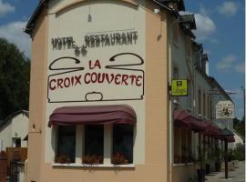 Logis Hôtel-Restaurant La Croix Couverte, hotel v destinaci Mayenne