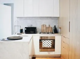 ReadySet Apartments at Lighthouse