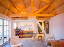 Joans B&B, holiday home in Zaandam