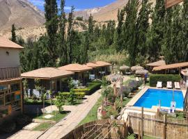 Hotel Faro del Valle, hotel v destinaci Pisco Elqui