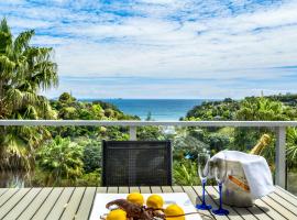 Villa Rosa at Palm Beach by Waiheke Unlimited, family hotel in Palm Beach