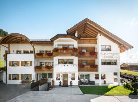 Residence Bondì, serviced apartment in Colfosco