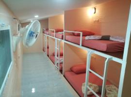 Koh Mook Hostel, hotel v destinaci Ko Mook