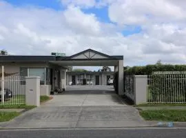 Beaconsfield Lodge Motel