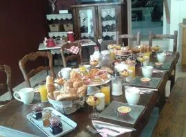 La Gerbaudiere Chambres&Table d hotes proche Mont Saint Michel CUISINE MAISON