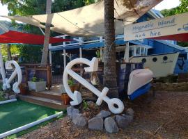 Arcadia Beach Guest House and Car Hire, viešbutis mieste Nelly Bay