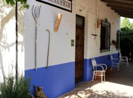 Casas Rurales el Palomar, загородный дом в городе Осса-де-Монтьель