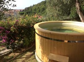 Olive Press Lodge, chalet de montaña en Chiavari