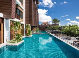 Natee The Riverfront Hotel Kanchanaburi, готель у місті Канчанабурі