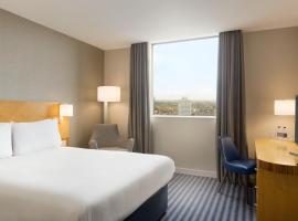 Ramada Hotel & Suites by Wyndham Coventry, hotell i Coventry