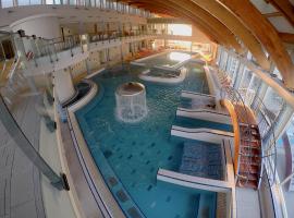 Lake and Spa Apartman, hotell i Velence