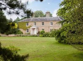 Vicarage House & Pool House