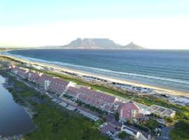 Dolphin Beach Hotel Self Catering Apartments, hotel v destinaci Bloubergstrand