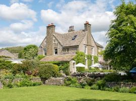 The Traddock, hotel with parking in Austwick