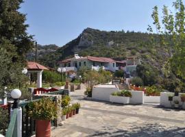Katina Balos Rooms-Studios, hotel a Koumeika