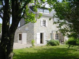 Le Petit Clos, hotell med parkeringsplass i Agon Coutainville