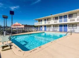 Motel 6-Lumberton, NC