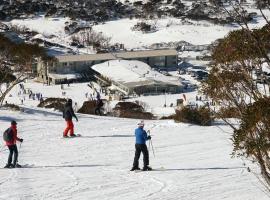Smiggins Hotel & Chalet Apartments, ski resort in Perisher Valley