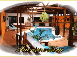Villa Spa Las Tinajas, accessible hotel in Triquivijate