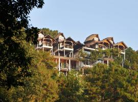 Ri Kynjai Serenity by The Lake, hotel med parkering i Shillong