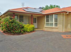 The Bell House, hotel near The Golden Guitar, Tamworth