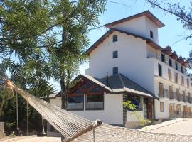 Casarão da Ducha Hotel, hotel cerca de Ducha de Prata Waterfall, Campos do Jordão