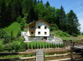 Gästehaus Forstner, hotel dengan parking di Loich