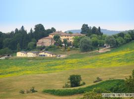 Palazzo Loup Hotel, hotel a Loiano