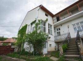 Casa Júlia, casa de hóspedes em Odorheiu Secuiesc