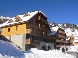 Chalets de Praroustan by Actisource, serviced apartment in Pra-Loup