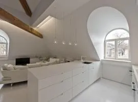 City Entrance Apartment