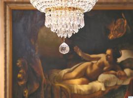 The Regent Club Hotel, מלון בניש