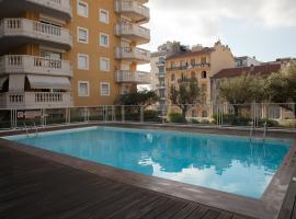 Studio With Swimming Pool 80 meters near the beach, hotel in Nice