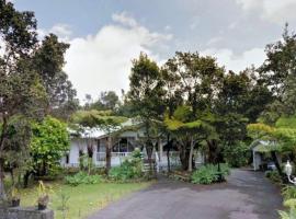 Country Goose, B&B in Volcano