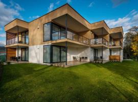 Apartmánový Dom Kriváň, khách sạn lãng mạn ở Bešeňová