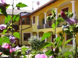 Weingut - Gästezimmer zum Schwalbennest, hótel með bílastæði í Herrnbaumgarten