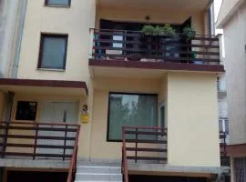 Porodicni apartman,Viktor cafee
